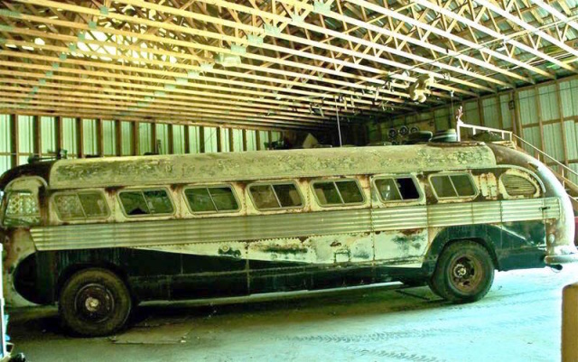 BobWills_POP_bus tough times