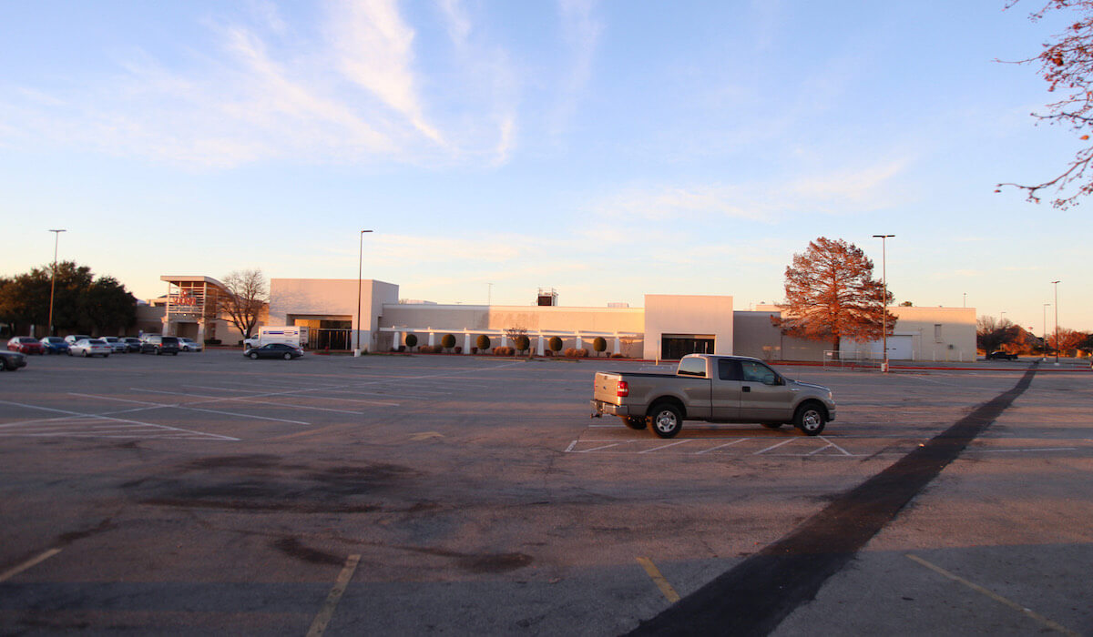 malls