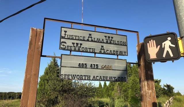 SeeworthSign4 closed charter school