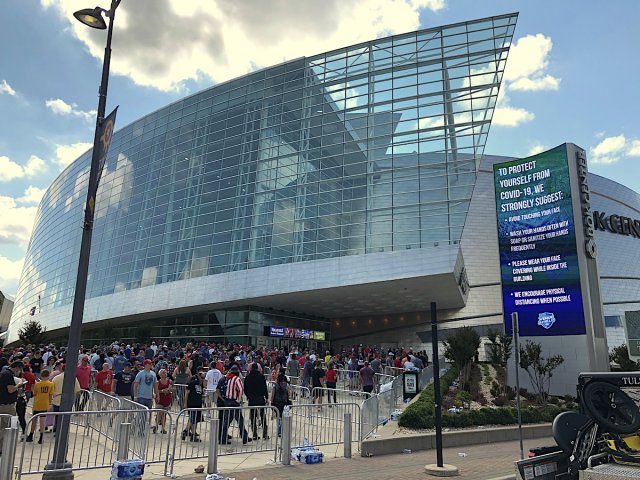IMG_5850 Trump fans