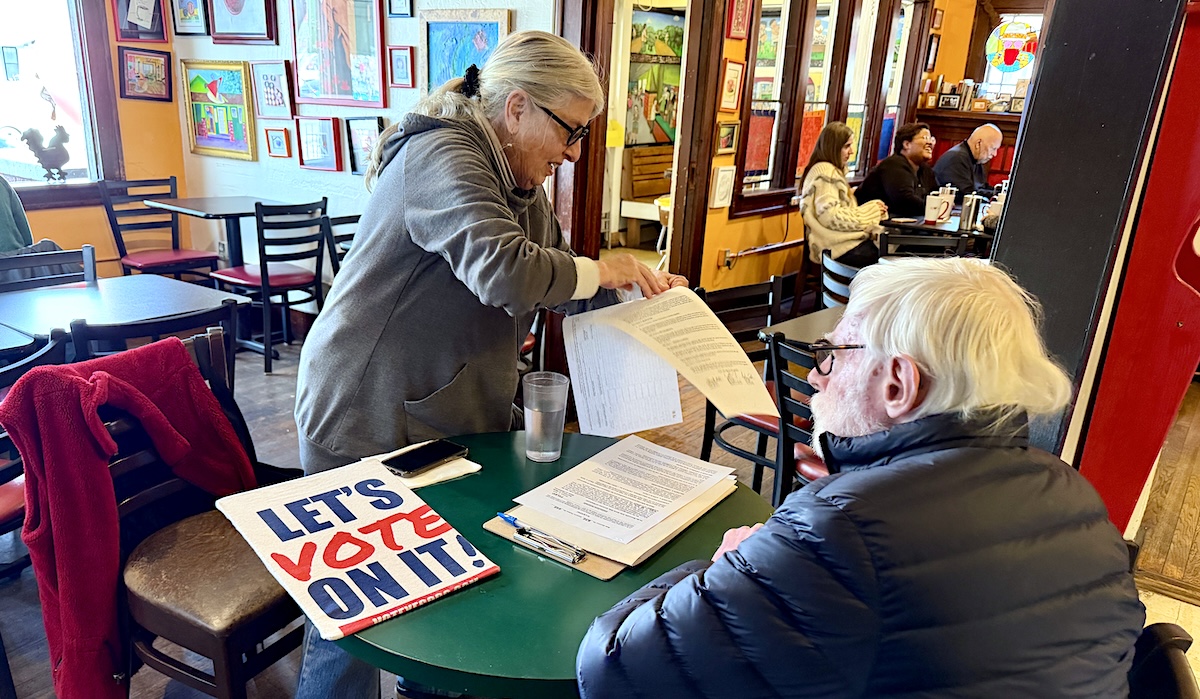 SQ 836 signatures