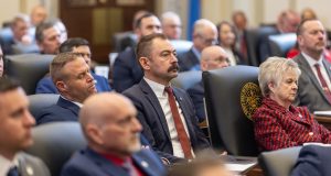 ‘Bipartisan package’: 8 bills try to limit contract misuse contract misuse